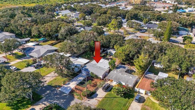 810 E 9TH AVENUE, New Smyrna Beach, FL 32169
