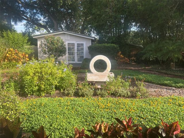 810 E 9TH AVENUE, New Smyrna Beach, FL 32169