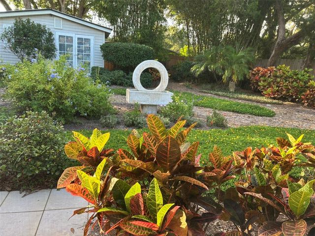 810 E 9TH AVENUE, New Smyrna Beach, FL 32169