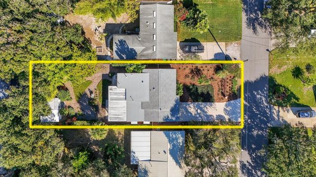 810 E 9TH AVENUE, New Smyrna Beach, FL 32169