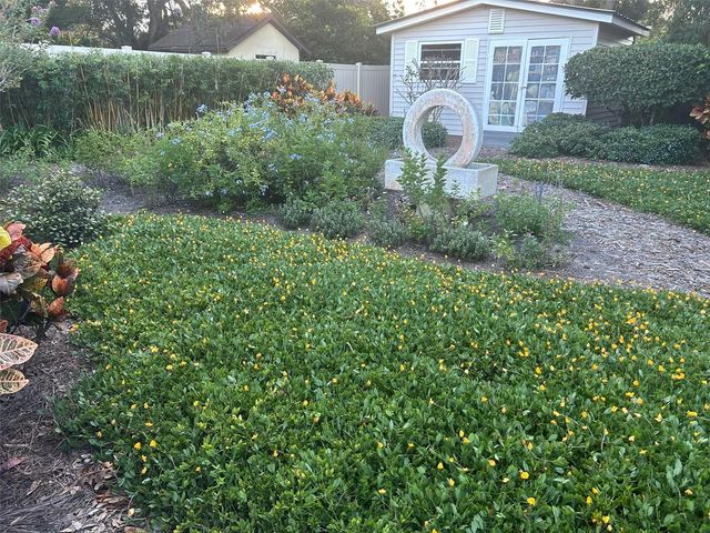 810 E 9TH AVENUE, New Smyrna Beach, FL 32169