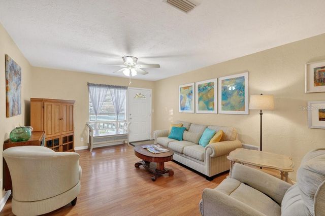 810 E 9TH AVENUE, New Smyrna Beach, FL 32169