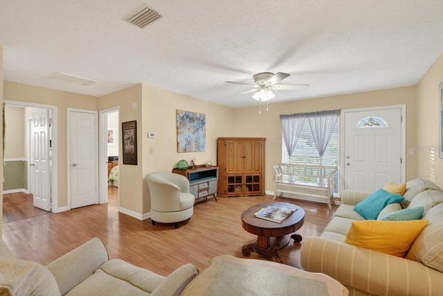 810 E 9TH AVENUE, New Smyrna Beach, FL 32169