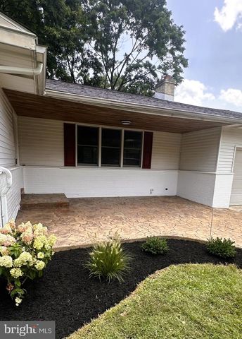 2010 WEATHERTON DR, Wilmington, DE 19810