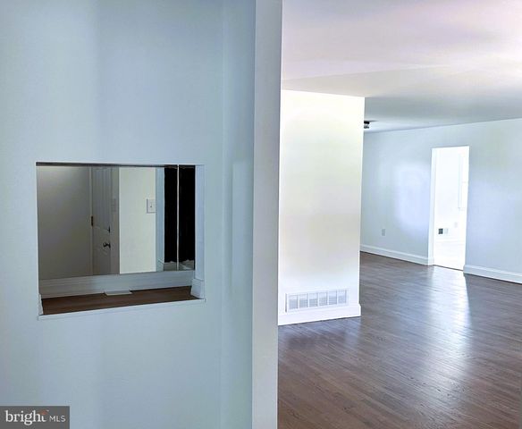 2010 WEATHERTON DR, Wilmington, DE 19810