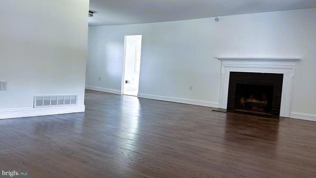 2010 WEATHERTON DR, Wilmington, DE 19810