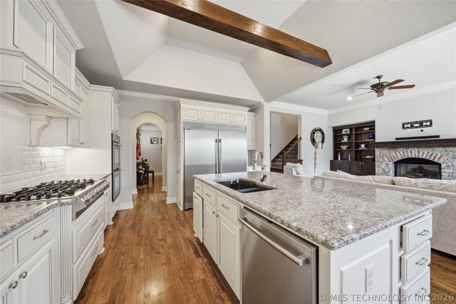 5101 W Birmingham Street, Broken Arrow, OK 74011