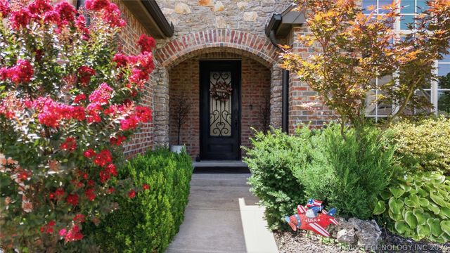5101 W Birmingham Street, Broken Arrow, OK 74011