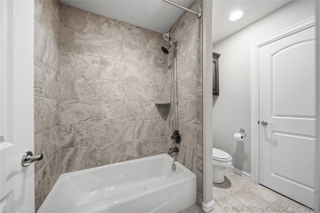 5101 W Birmingham Street, Broken Arrow, OK 74011