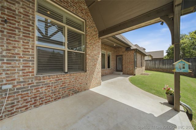5101 W Birmingham Street, Broken Arrow, OK 74011