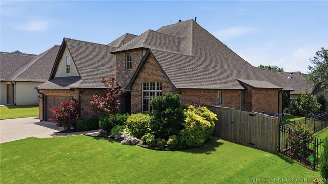 5101 W Birmingham Street, Broken Arrow, OK 74011