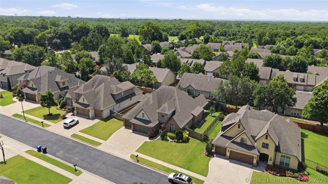 5101 W Birmingham Street, Broken Arrow, OK 74011