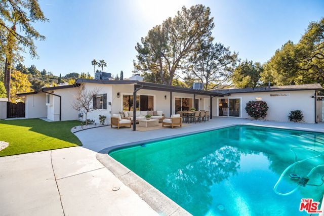 16047 Meadowcrest Road, Sherman Oaks, CA 91403