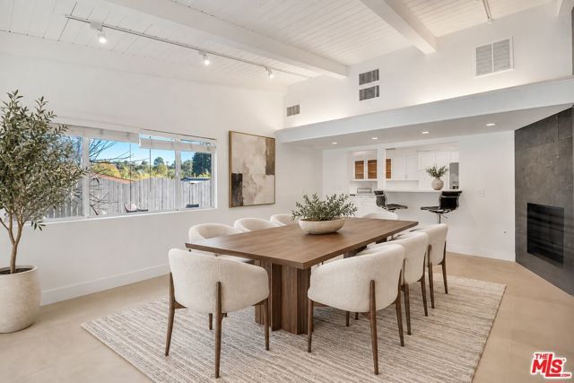 16047 Meadowcrest Road, Sherman Oaks, CA 91403