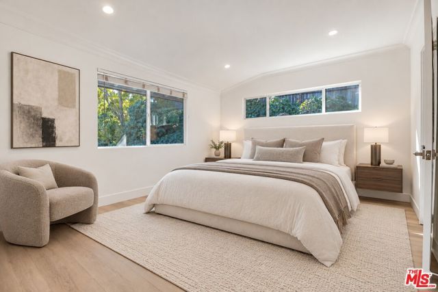 16047 Meadowcrest Road, Sherman Oaks, CA 91403