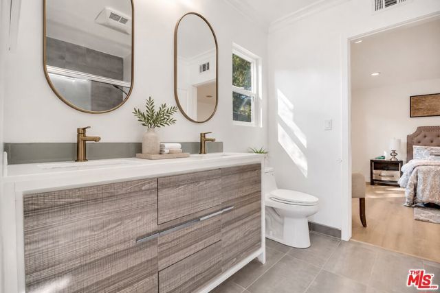 16047 Meadowcrest Road, Sherman Oaks, CA 91403