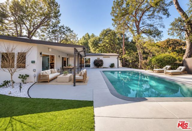 16047 Meadowcrest Road, Sherman Oaks, CA 91403
