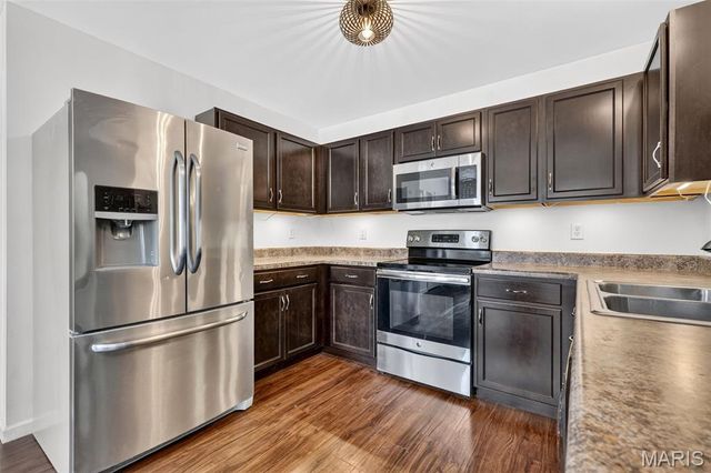 3213 Camp Street, St Charles, MO 63301