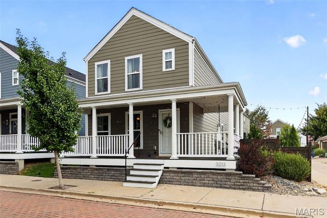 3213 Camp Street, St Charles, MO 63301
