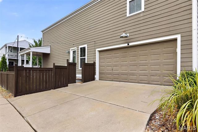 3213 Camp Street, St Charles, MO 63301