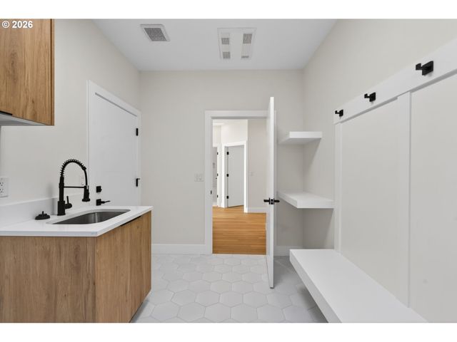 734 Se 35th St, Battle Ground, WA 98604