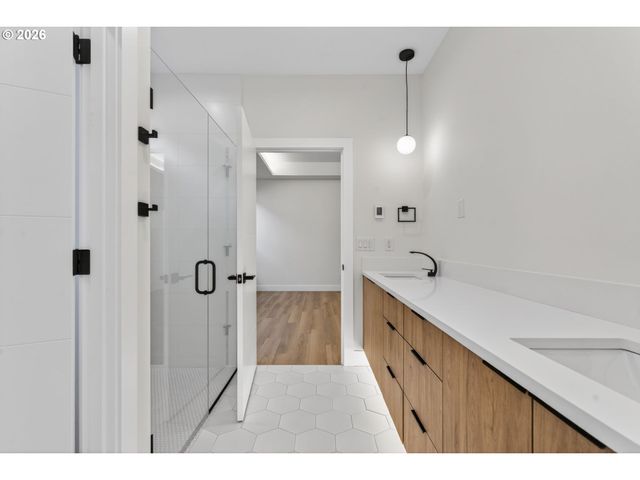 734 Se 35th St, Battle Ground, WA 98604