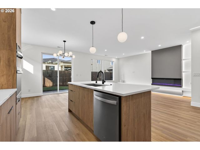 734 Se 35th St, Battle Ground, WA 98604