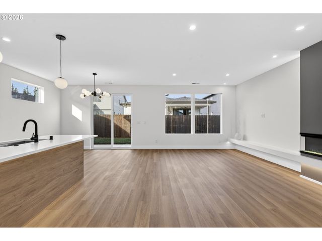 734 Se 35th St, Battle Ground, WA 98604