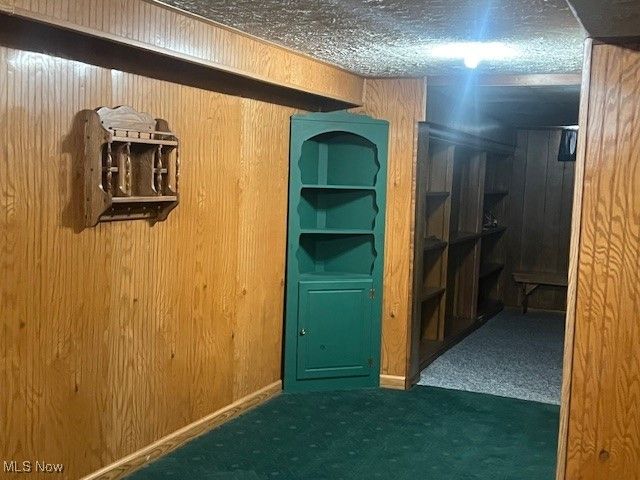 1124 Valley Drive NW, North Canton, OH 44720