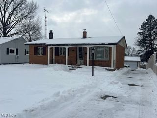 1124 Valley Drive NW, North Canton, OH 44720