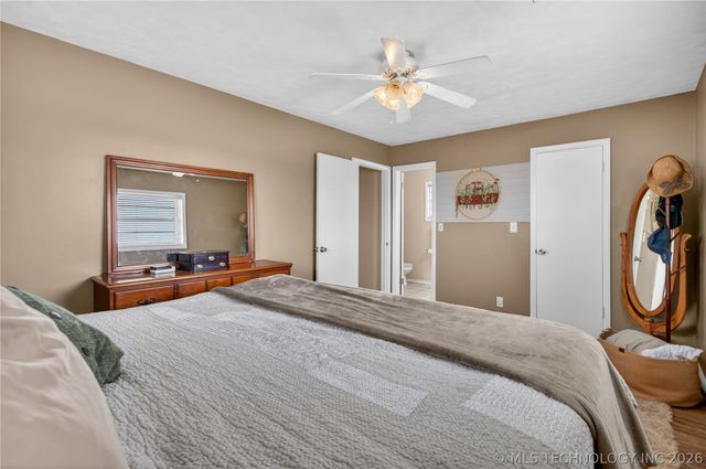 5716 Baylor Drive, Bartlesville, OK 74006