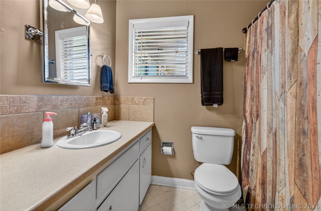 5716 Baylor Drive, Bartlesville, OK 74006