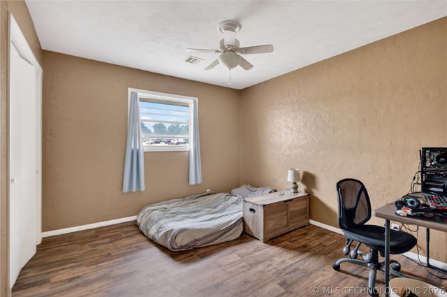5716 Baylor Drive, Bartlesville, OK 74006