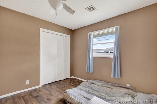 5716 Baylor Drive, Bartlesville, OK 74006