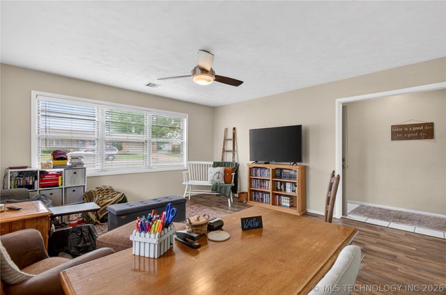 5716 Baylor Drive, Bartlesville, OK 74006
