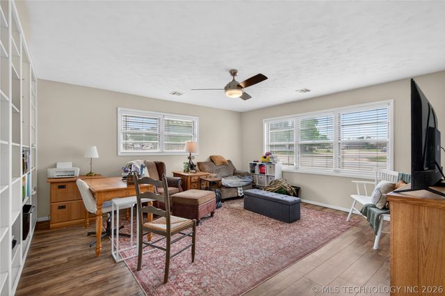 5716 Baylor Drive, Bartlesville, OK 74006