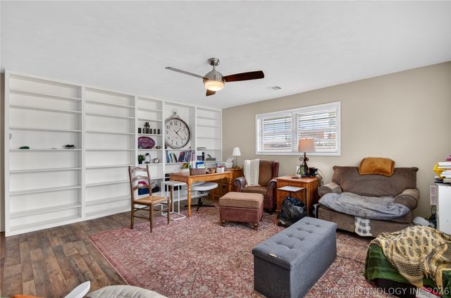 5716 Baylor Drive, Bartlesville, OK 74006