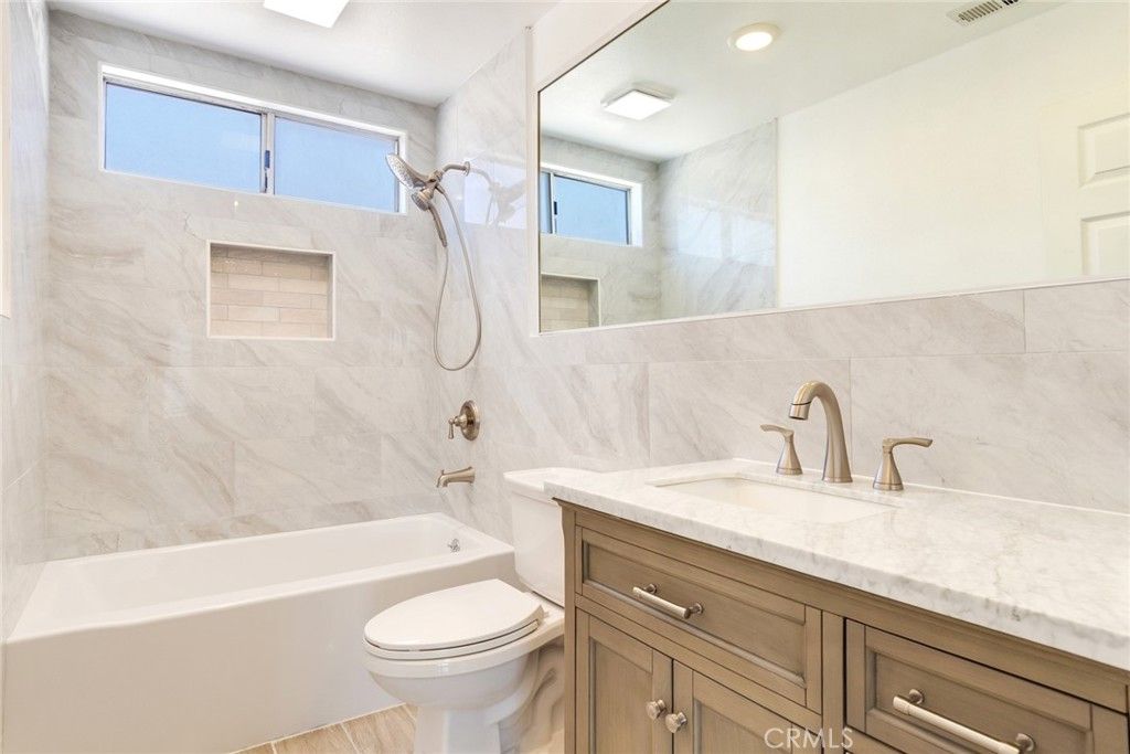 Image 12 of property listing at 7981 Virtue Vista, Jurupa Valley, CA 92509