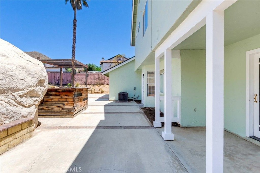 Image 25 of property listing at 7981 Virtue Vista, Jurupa Valley, CA 92509