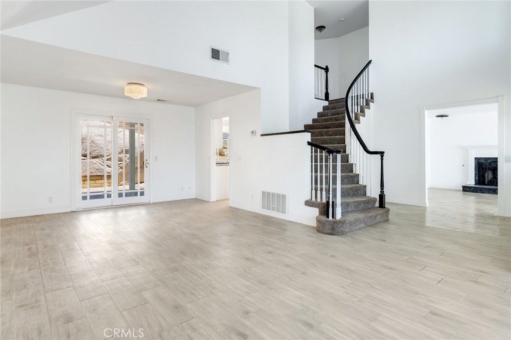 Image 7 of property listing at 7981 Virtue Vista, Jurupa Valley, CA 92509