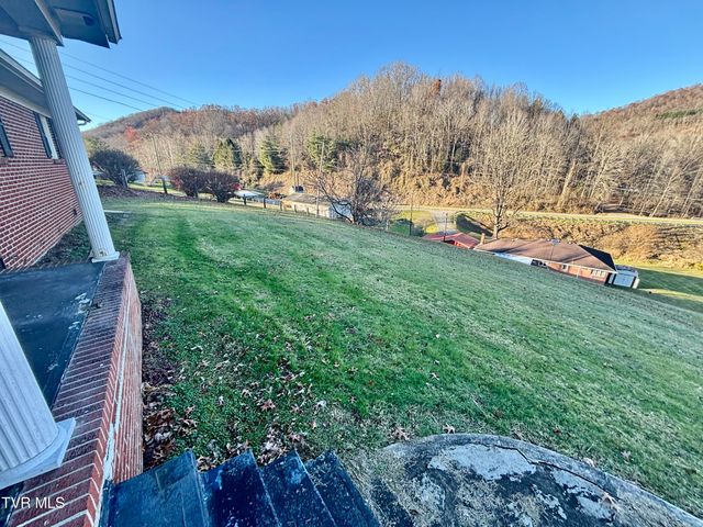 10027 Rellim Dr Road, Coeburn, VA 24230