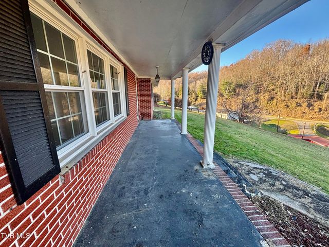 10027 Rellim Dr Road, Coeburn, VA 24230