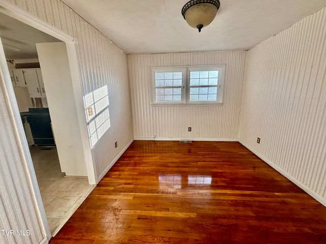 10027 Rellim Dr Road, Coeburn, VA 24230