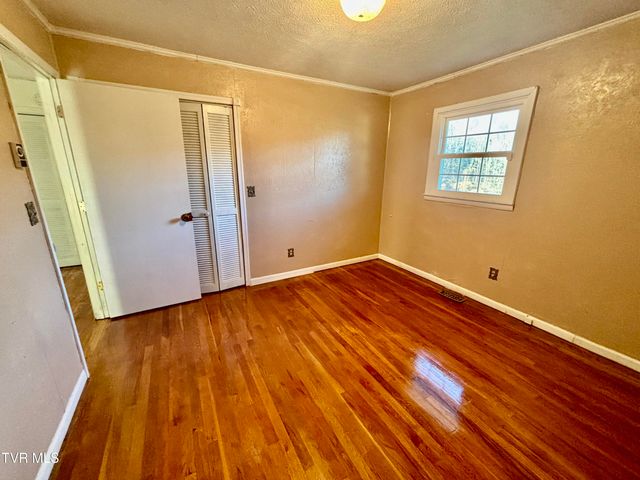 10027 Rellim Dr Road, Coeburn, VA 24230