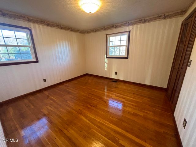 10027 Rellim Dr Road, Coeburn, VA 24230