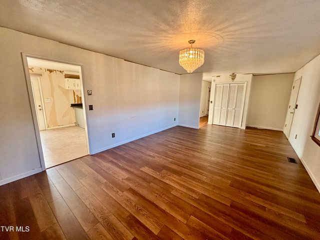 10027 Rellim Dr Road, Coeburn, VA 24230