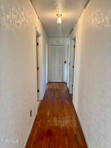 10027 Rellim Dr Road, Coeburn, VA 24230