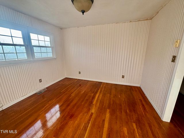 10027 Rellim Dr Road, Coeburn, VA 24230