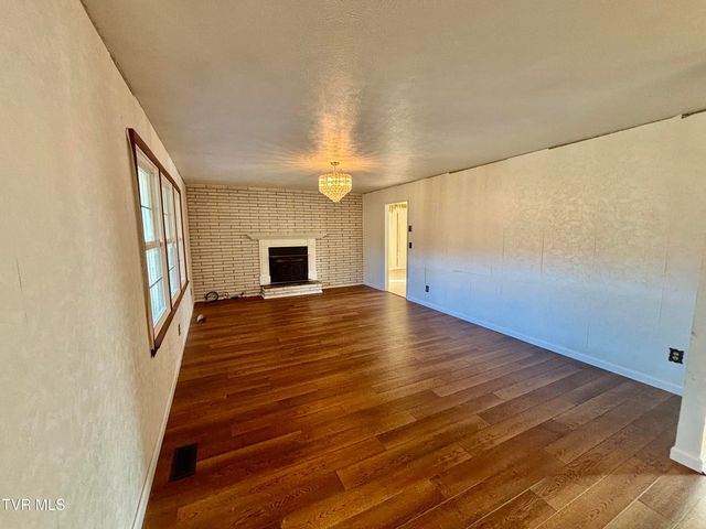 10027 Rellim Dr Road, Coeburn, VA 24230