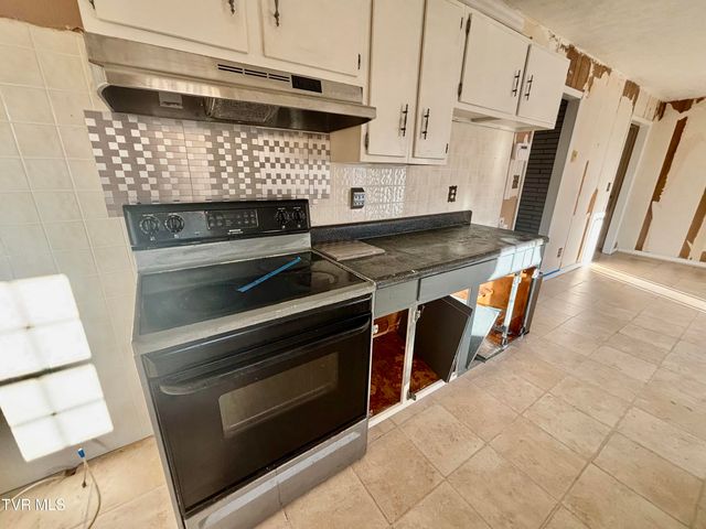 10027 Rellim Dr Road, Coeburn, VA 24230